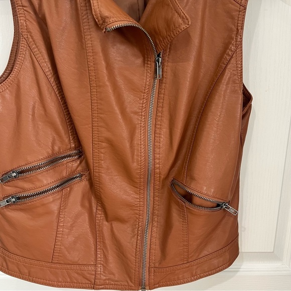UK2LA camel color zipper closure vest pockets size medium - Picture 4 of 9
